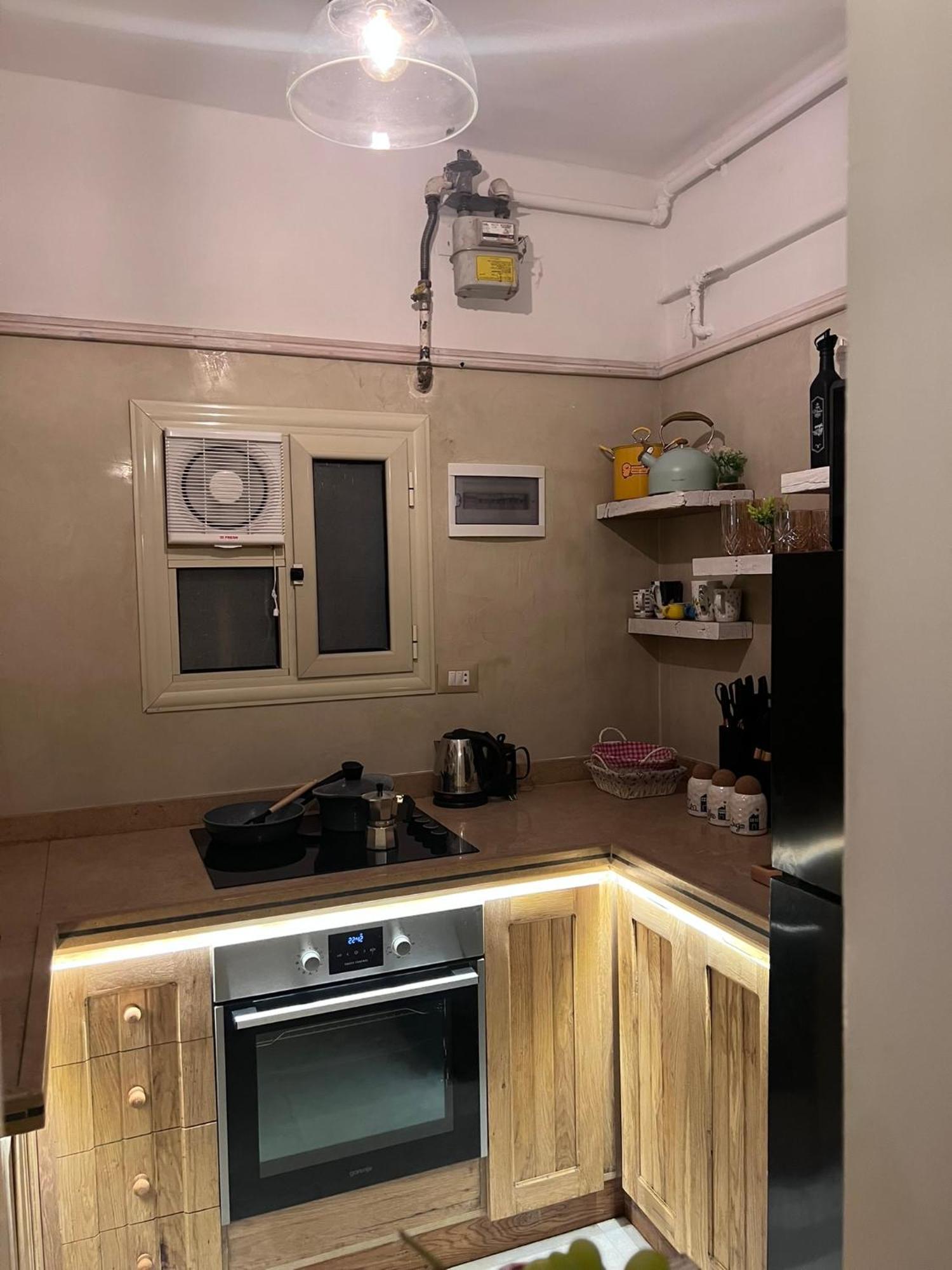 Ma Maison Cleopatra, * Alexandria